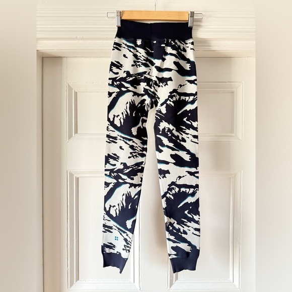 NWT Sweaty Betty Women’s Peaks Ski Base Layer Seamless Leggings Jacquard Blue XS - Picture 8 of 15